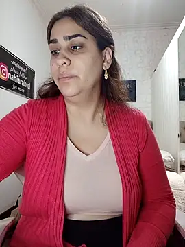 nahiarabiel33 online show from April 8, 5:25 pm