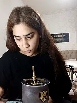 Snapshot of nahiarabiel33 chatting on June 4, 4:55 pm nahiarabiel33 online show from June 4, 4:55 pm