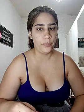 nahiarabiel33 online show from February 18, 4:47 pm