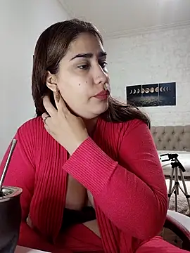 nahiarabiel33 online show from April 11, 6:44 pm