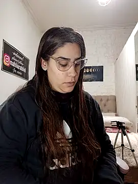 Snapshot of nahiarabiel33 chatting on June 25, 7:30 pm nahiarabiel33 online show from June 25, 7:30 pm