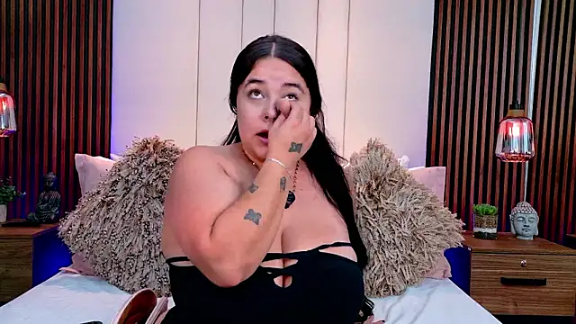 Snapshot of CameronJonnes chatting on February 2, 8:08 pm CameronJonnes online show from February 2, 8:08 pm