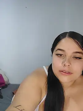 Snapshot of CameronJonnes chatting on May 17, 5:46 pm CameronJonnes online show from May 17, 5:46 pm