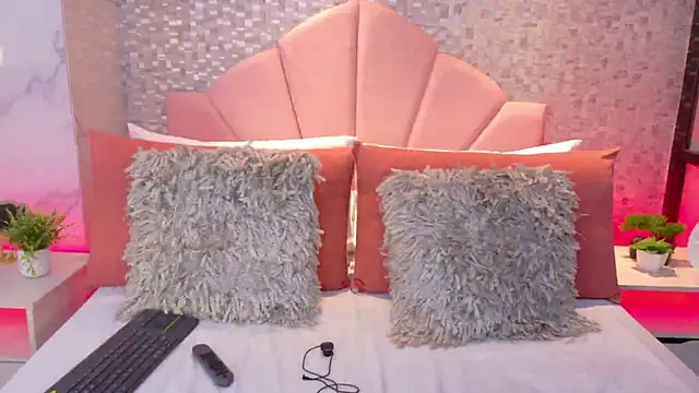 Snapshot of CameronJonnes chatting on July 15, 7:32 pm CameronJonnes online show from July 15, 7:32 pm