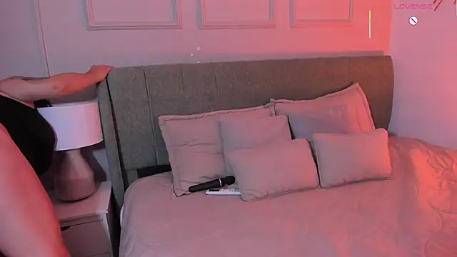 annie  20 online show from March 9, 7:17 pm