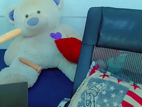 NharaBigCock online show from March 18, 7:26 pm