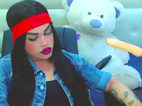 Snapshot of NharaBigCock chatting on February 10, 6:51 pm NharaBigCock online show from February 10, 6:51 pm