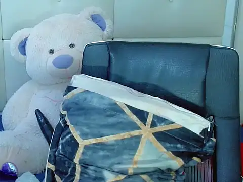 NharaBigCock online show from November 30, 9:04 pm