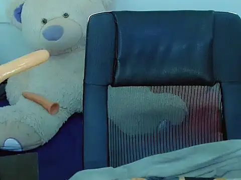 NharaBigCock online show from March 19, 3:01 pm