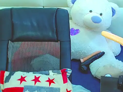 Snapshot of NharaBigCock chatting on February 13, 7:03 pm NharaBigCock online show from February 13, 7:03 pm