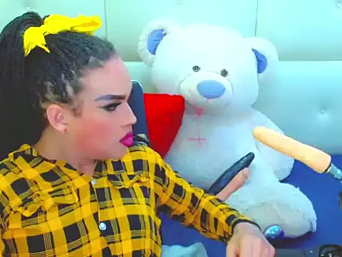 Snapshot of NharaBigCock chatting on January 7, 8:25 pm NharaBigCock online show from January 7, 8:25 pm