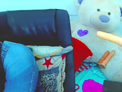 NharaBigCock online show from March 12, 7:29 pm