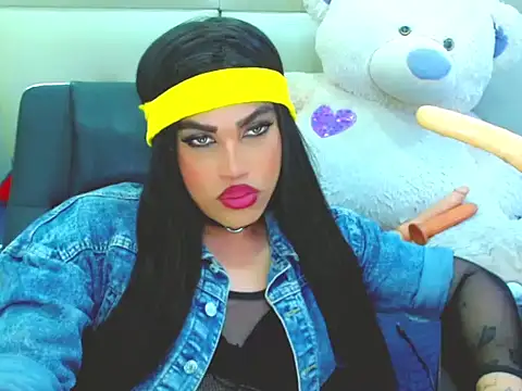 Snapshot of NharaBigCock chatting on February 25, 8:08 pm NharaBigCock online show from February 25, 8:08 pm