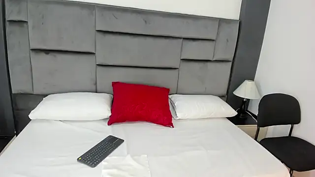 CatleyaSmith online show from December 16, 11:58 am