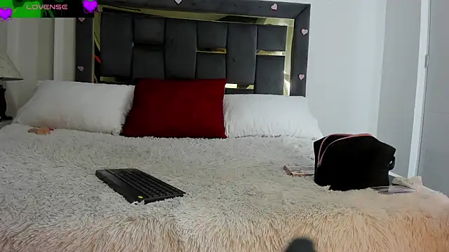 CatleyaSmith online show from February 18, 12:34 pm