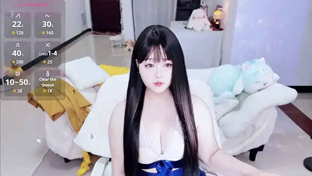Nina37 online show from May 8, 5:17 pm