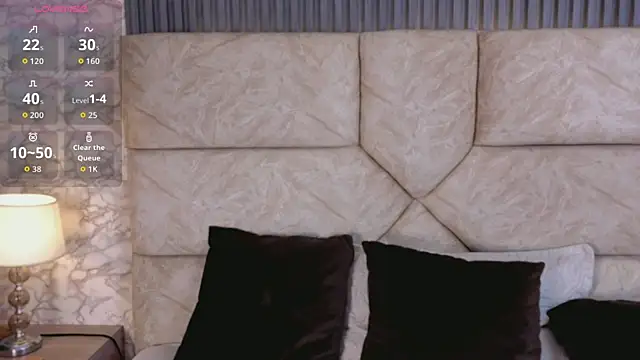 violett fowlerxx online show from April 15, 4:18 am