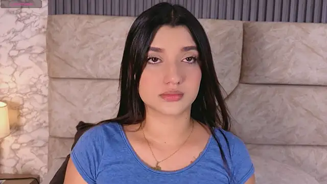Snapshot of violett_fowlerxx chatting on May 25, 4:01 am violett fowlerxx online show from May 25, 4:01 am