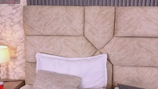 Snapshot of violett_fowlerxx chatting on May 20, 4:42 am violett fowlerxx online show from May 20, 4:42 am