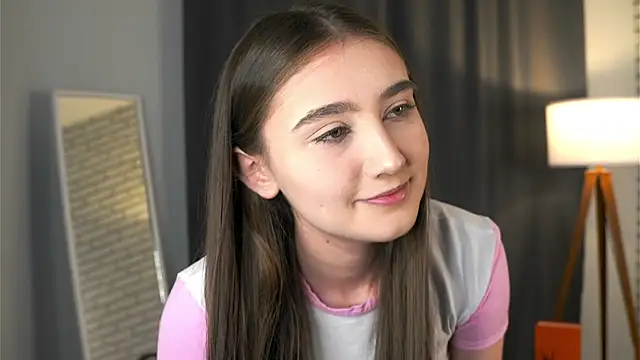 Snapshot of AriannaSemke chatting on November 8, 3:32 am AriannaSemke online show from November 8, 3:32 am