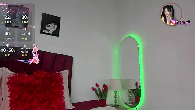 Snapshot of Scarlett_Jank chatting on June 4, 7:29 pm Scarlett Jank online show from June 4, 7:29 pm