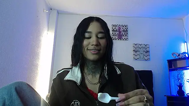 lyam ebony  online show from November 27, 4:02 am