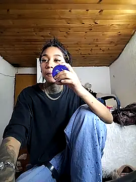 Snapshot of lyam_ebony_ chatting on January 11, 4:52 am lyam ebony online show from January 11, 4:52 am