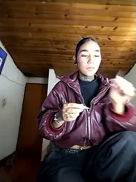 Snapshot of lyam_ebony_ chatting on January 8, 5:46 am lyam ebony online show from January 8, 5:46 am