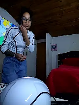 Snapshot of lyam_ebony_ chatting on January 12, 3:35 am lyam ebony online show from January 12, 3:35 am