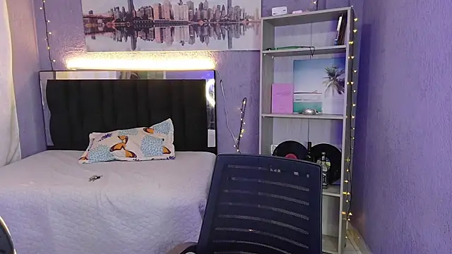 lyam ebony  online show from November 8, 8:45 pm