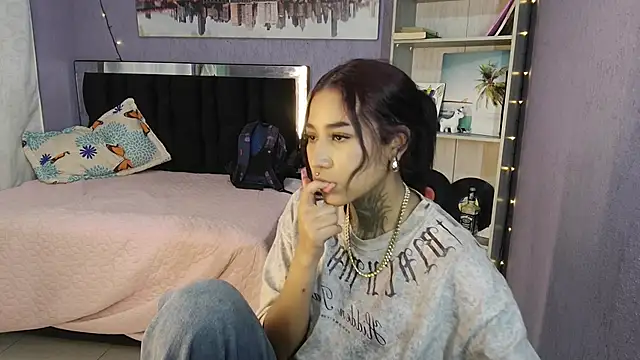 lyam ebony  online show from December 1, 2:56 am