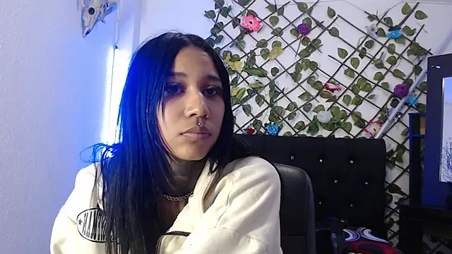 lyam ebony  online show from December 23, 1:27 am