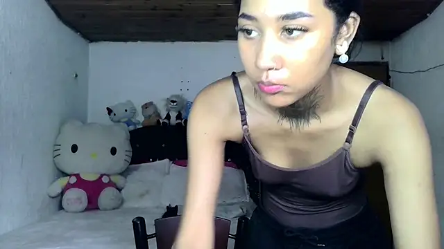 Snapshot of lyam_ebony_ chatting on April 3, 8:59 pm lyam ebony online show from April 3, 8:59 pm