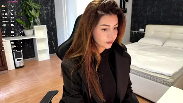 MishelVine online show from November 10, 10:09 am