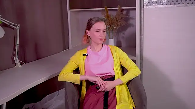 Snapshot of SueSasportas chatting on November 5, 3:31 am SueSasportas online show from November 5, 3:31 am