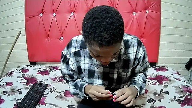 Snapshot of Pin-pop chatting on December 3, 6:07 pm Pin-pop online show from December 3, 6:07 pm