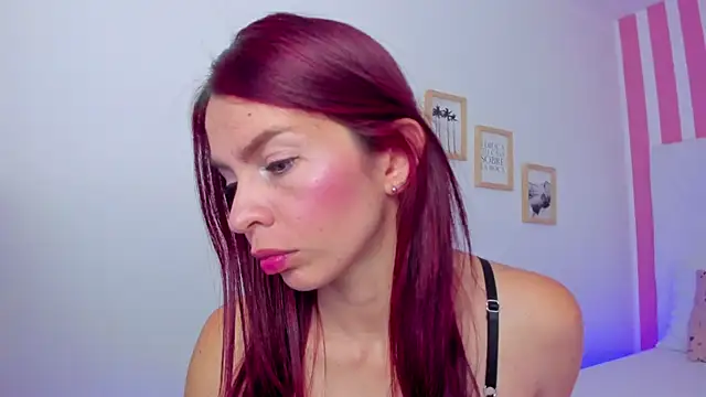 Emi Rosee online show from November 29, 1:44 pm