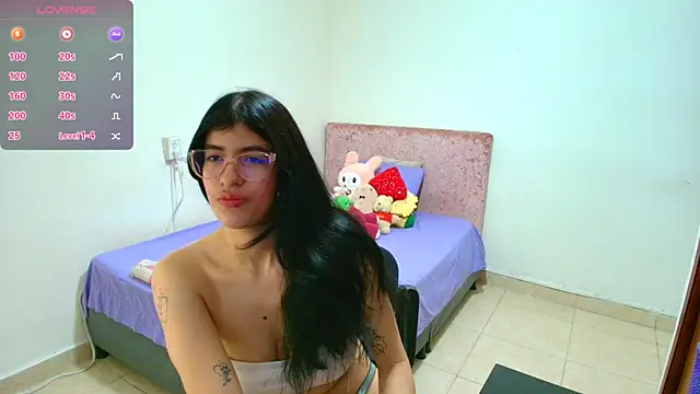 Snapshot of Kassandra_0304 chatting on June 20, 11:59 am Kassandra 0304 online show from June 20, 11:59 am