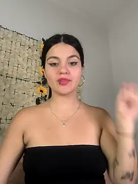 Lorenaa1 online show from May 2, 12:05 am