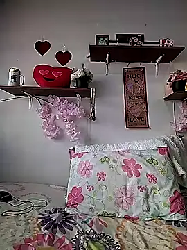 salomehill1 online show from March 26, 7:12 pm