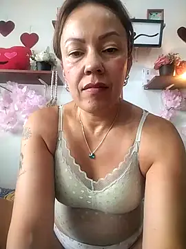 salomehill1 online show from April 28, 7:07 pm