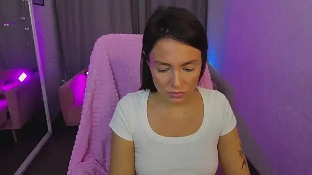 Snapshot of Naila_Whisper chatting on November 8, 2:09 pm Naila Whisper online show from November 8, 2:09 pm