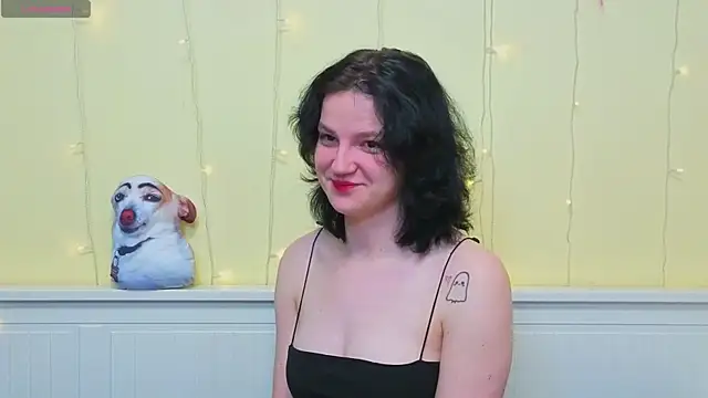 LatinaHuguenin online show from January 12, 7:04 am