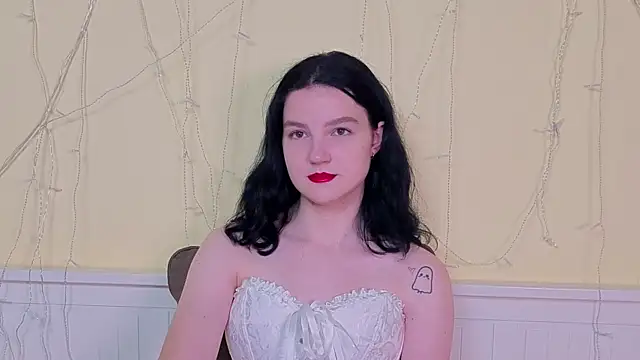 LatinaHuguenin online show from November 16, 7:24 am