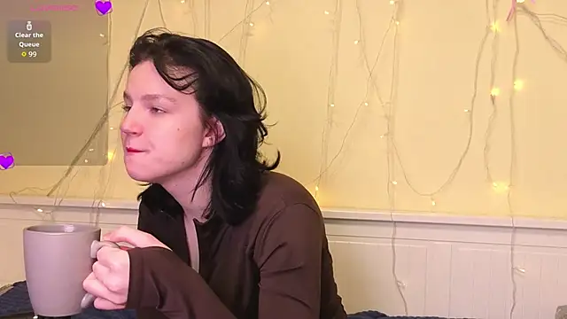 LatinaHuguenin online show from December 22, 7:08 am