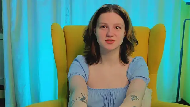 LatinaHuguenin online show from March 26, 6:50 pm