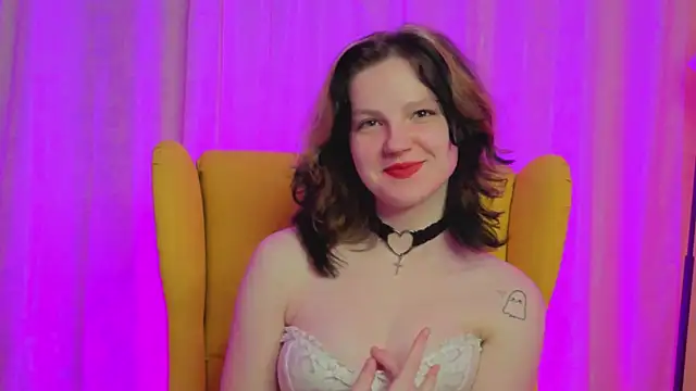 LatinaHuguenin online show from March 27, 7:04 pm