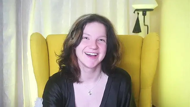 LatinaHuguenin online show from March 9, 7:06 pm