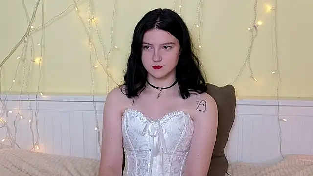 LatinaHuguenin online show from November 17, 9:13 am