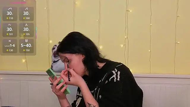 LatinaHuguenin online show from January 13, 7:12 am